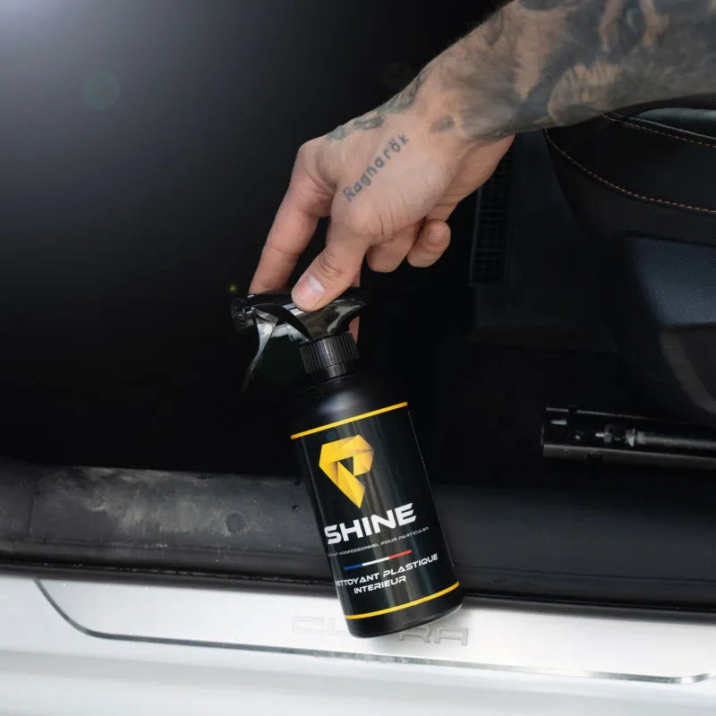 NETTOYANT PLASTIQUE INTERIEUR